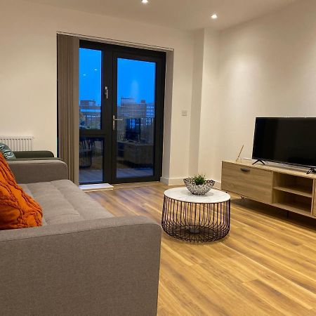 Triple T Homes Cosy 2 Bedroom Apartment With Balcony Ilford Exterior photo