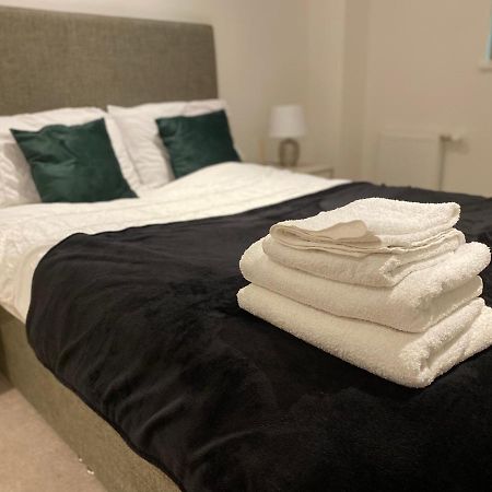 Triple T Homes Cosy 2 Bedroom Apartment With Balcony Ilford Exterior photo