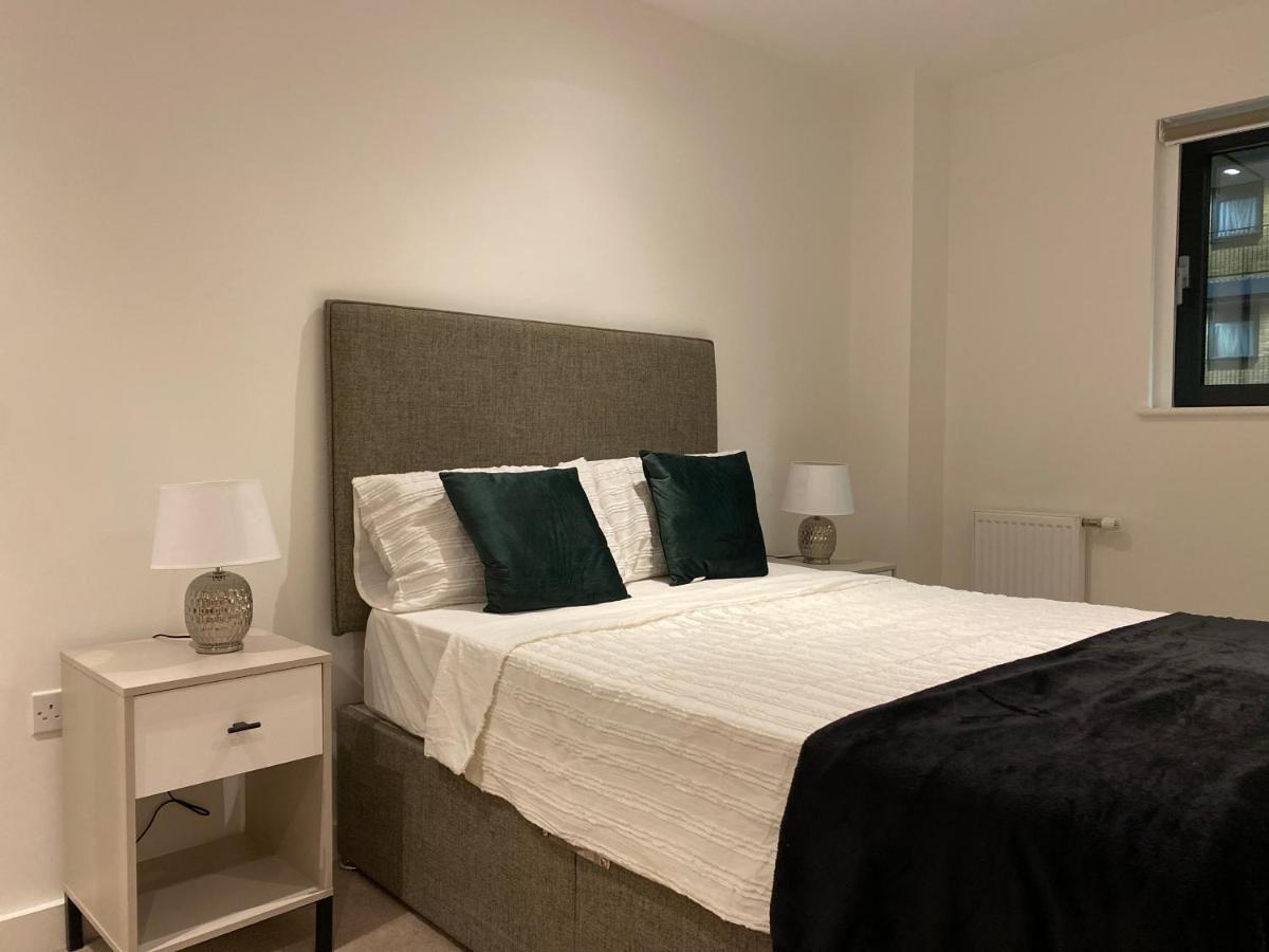 Triple T Homes Cosy 2 Bedroom Apartment With Balcony Ilford Exterior photo